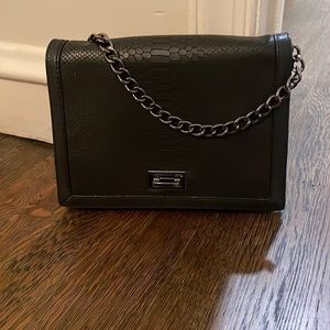 Linda Pelle Handbag